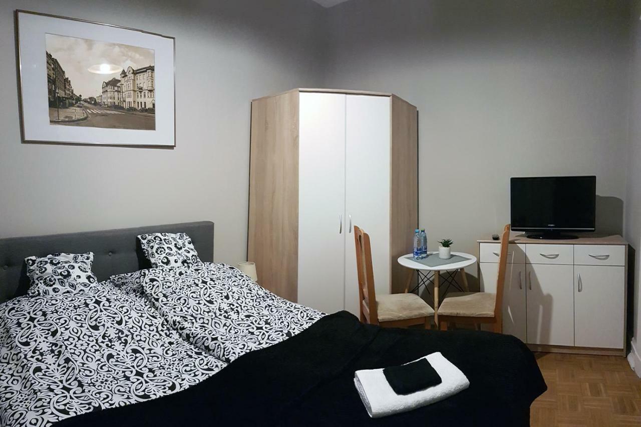 Czarna Owca- Pokoje Goscinne Gniezno Exterior foto